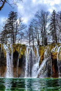 Paperback View of Waterfalls in Plitvice Lakes National Park Croatia Journal: 150 Page Lined Notebook/Diary Book