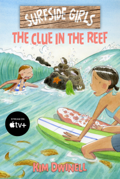 Paperback Surfside Girls: The Clue in the Reef Book