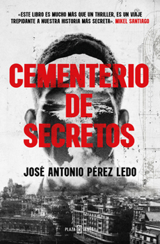 Paperback Cementerio de Secretos / A Cemetery of Secrets [Spanish] Book