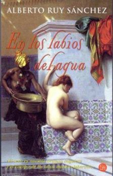Paperback En Los Labios del Agua [Spanish] Book