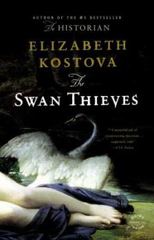 Paperback The Swan Thieves Book