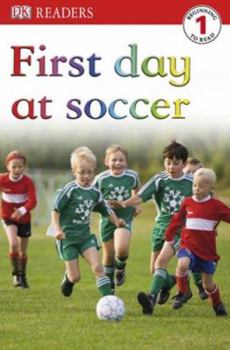 Paperback DK Readers L1: Let's Play Soccer Book