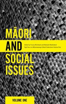 Paperback Maori and Social Issues (Nga Pae O Te Maramatanga) Book