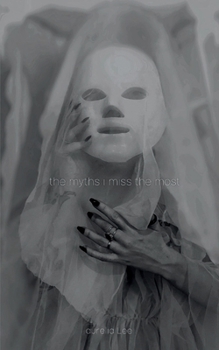 Paperback The myths I miss the most Book