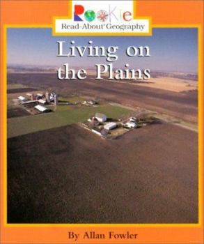 Paperback Living on the Plains Book