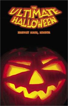 Paperback The Ultimate Halloween Book