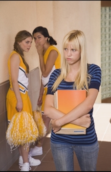 Paperback Un pasado sin gloria. La persecución política al magisterio en Puerto Rico: Dr. Rubén Maldonado Jiménez [Spanish] Book