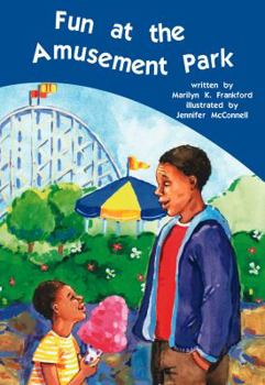 Hardcover Fun at the Amusement Park [Large Print] Book