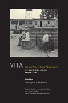 Paperback Vita: Life in a Zone of Social Abandonment Book