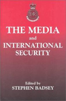 Paperback The Media and International Security Book