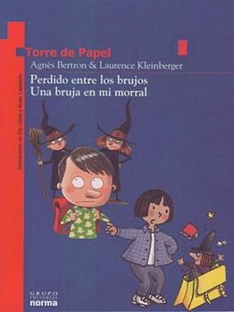 Paperback Perdido Entre Los Brujos [Spanish] Book