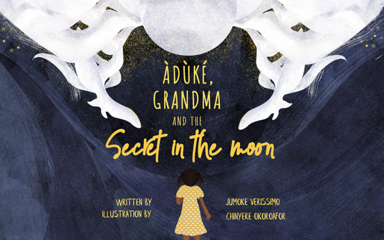 Paperback Grandma and the Moon's Hidden Secret Book