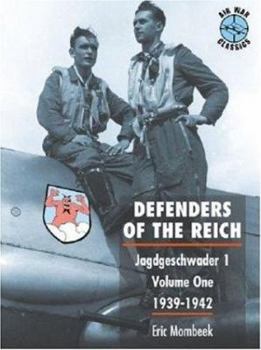 Paperback Defenders of the Reich V01 Book