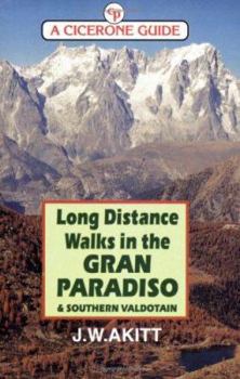 Paperback Long Distance Walks in the Gran Paradiso Book