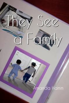 Paperback They See a Family Book