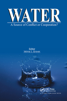 Paperback Water: A Source of Conflict or Cooperation? Book