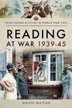 Paperback Reading at War 1939-45 Book