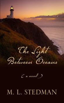 Paperback The Light Between Oceans [Large Print] Book