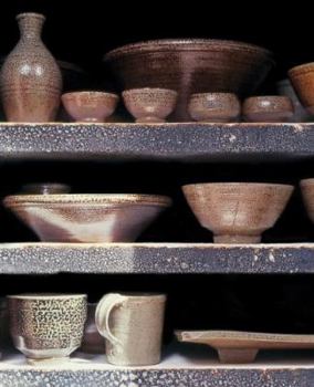 Hardcover Back to the Land: Ceramics from Vancouver Island and the Gulf Islands, 1970-1985 Book