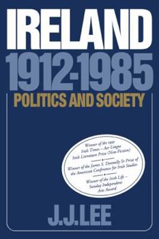 Paperback Ireland, 1912-1985 Book