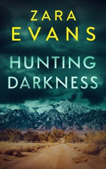 Paperback Hunting Darkness (Izzy Llewellyn Small Town Suspense) Book