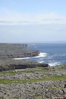 Paperback Beach on Inishmore Ireland Aran Islands Journal: 150 page lined notebook/diary Book