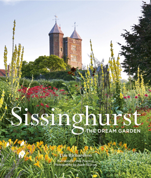 Paperback Sissinghurst: The Dream Garden Book