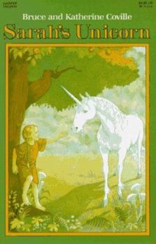 Paperback Sarahs Unicorn PB Book