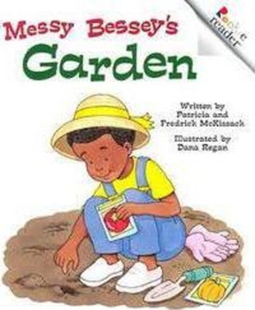 Paperback Messy Bessey's Garden (Revised Edition) (a Rookie Reader) Book