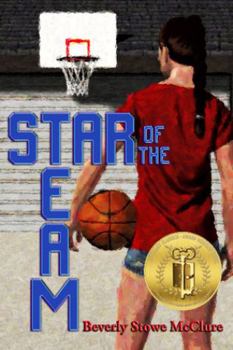 Paperback Star of the Team Book