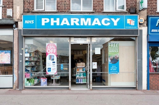 Hardcover Damien Hirst: Pharmacy London Book
