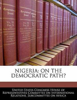 Paperback Nigeria: On the Democratic Path? Book