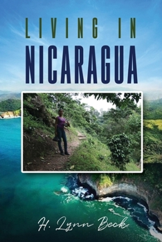 Paperback Living in Nicaragua Book