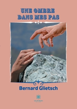 Paperback Une ombre dans mes pas [French] Book