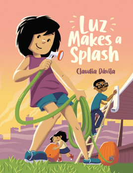 Paperback Luz Makes a Splash Book