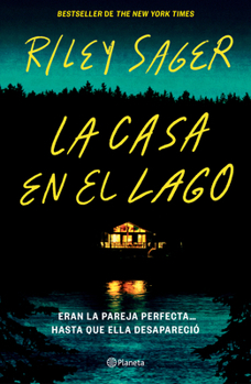 Paperback La Casa En El Lago / The House Across the Lake [Spanish] Book