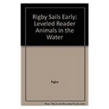Paperback Animals in the Water: Leveled Reader Book