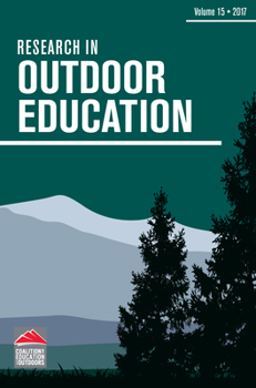 Paperback Research in Outdoor Education: Volume 15 Book