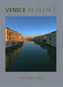 Hardcover Venice in Silence [Italian] Book