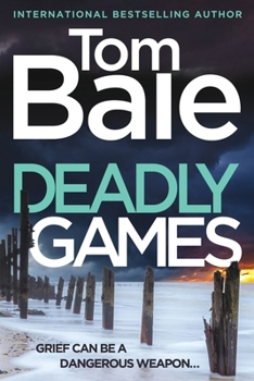 Paperback Deadly Games [Large Print] Book