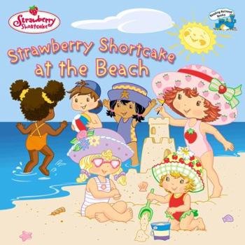 Paperback Strawberry Shortcake at the Beach Book