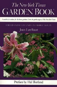 Paperback The New York Times Garden Book