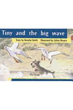 Paperback Rigby PM Platinum Collection: Individual Student Edition Yellow (Levels 6-8) Tiny and the Big Wave Book