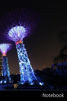 Notebook: Singapur, Gärten Durch Die Bucht, In Der Nacht, Das Design Der Notizbuch / persönliches Tagebuch / Schreibheft / Logbuch / Planer / ... linierte Seiten mit Datumslinie, glänzende