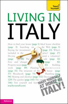 Paperback Living in Italy Book