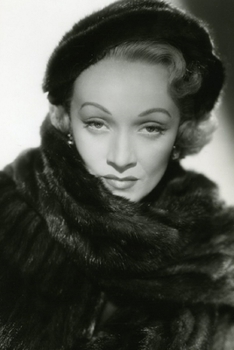 Paperback Marlene Dietrich notebook - achieve your goals, perfect 120 lined pages #1 Book