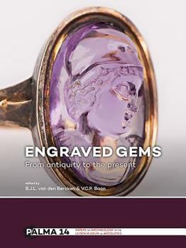 Paperback Engraved Gems: From Antiquity to the Present Book