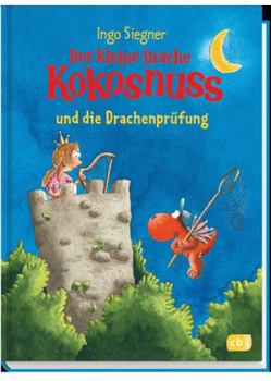 Hardcover Der kleine Drache Kokosnuss und die Drachenprüfung [German] Book