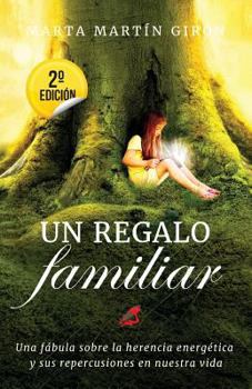 Paperback Un Regalo Familiar: Una Fabula Sobre La Herencia Genetica [Spanish] Book