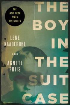 Paperback The Boy in the Suitcase Book